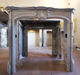 Камин антикварный мраморный (каминный портал) Villa Nuova B019384