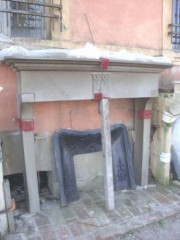 Камин антикварный каменный (каминный портал) Villa Nuova B030724