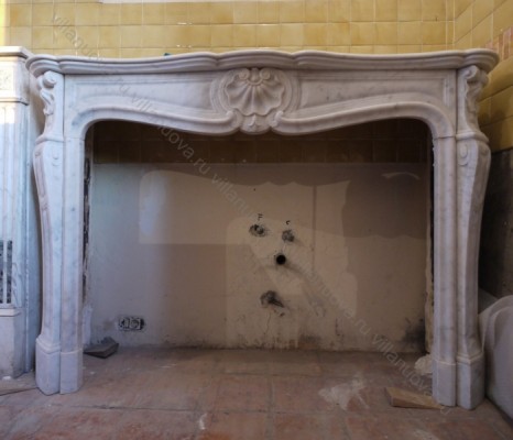 Камин антикварный мраморный (каминный портал) Villa Nuova B035374